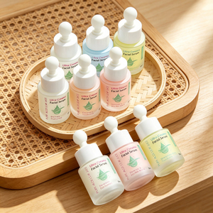 Sérum protecteur doux à l'aloe vera 30 ml avec céramide et niacinamide pour les peaux sensibles et vieillissantes, apaise la peau et cible les marques post-acnéiques - Product Image 1