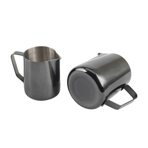 Pichet à mousse de lait en acier inoxydable 10oz, design minimaliste, accessoire durable pour le café et le thé - Product Image 5