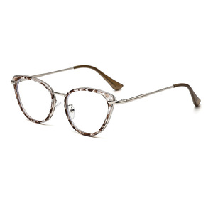 Gafas de Sol de Moda, Nuevas y Hermosas, para Mujer, para Viajes al Aire Libre, Protección UV, Multicolores, Estilo Ojo de Gato - Product Image 4
