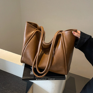 Bolso de Hombro de Cuero Suave para Mujer, Estilo Retro, Gran Capacidad, Versátil, de Alta Gama, para Viajes Diarios - Product Image 1