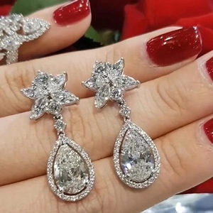 Orecchini Pendenti a Goccia di Cristallo a Forma di Pera per Donne, Accessori Romantici per Abiti da Festa - Product Image 2
