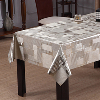 Nappe en PVC aspect dentelle florale argentée RNPT, avec support tissé, imperméable et facile à nettoyer, idéale pour la restauration