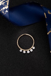 Bague classique en or blanc massif 14 carats avec diamant rond brillant de 0,37 ct cultivé en laboratoire |   Clarté VVS, taille brillant rond, créé en laboratoire - Product Image 4