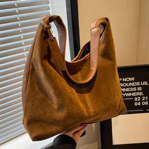 Wholesale Girls Fashion Tote Bags Modern Artificial Suede Leather Velvet Waterproof Adjustable Strap Handheld <b>Handbag</b> Hobo Bag - Product Image 2