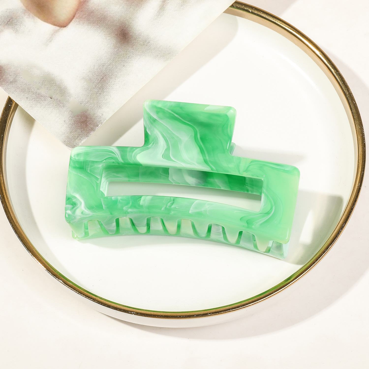 สีเขียว