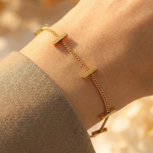 Bracelet et joncs de luxe personnalisés en acier inoxydable 316L plaqué or PVD 14k 18k pour femmes - Product Image 4