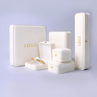 Hochwertige Schmuckverpackung mit Kronenverschluss Geschenkbox Halsketten-Anhänger-Box Armband-Box Großhandel Individualisierung