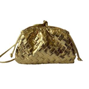 超热云女式Pu编织斜挎包2024新款甜美时尚现货热卖Bv品牌 - Product Image 1