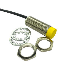 Sensor de Proximidad Inductivo de Metal de Tres Cables de 24 V CC con Salida NPN y PNP para Línea de Producción de Galvanoplastia - Product Image 1