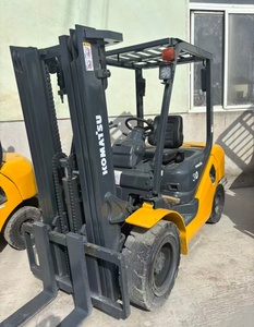 รถยกโคมัตสึ FD30 มือสอง รุ่น FD30/FD50/FD80 ราคาถูก พร้อมเสา 3 ท่อน - Product Image 3