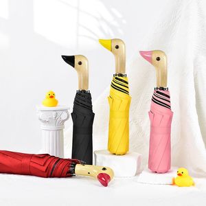 Parapluie pliant manuel à trois volets avec poignée en bois, design tête de canard, baleines métalliques, tissu pongé, revêtement noir, 95 cm, protection UV, personnalisable avec logo - Product Image 1
