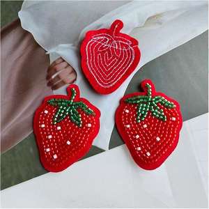Patch de créateur pour femmes, motif fraises, design coloré et original, personnalisable, rétro, haute qualité, pour fêtes - Product Image 5