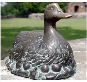 Fabrieksleverancier Op Maat Gemaakt Gegoten Levensgrote Bronzen Messing Eend Broedeieren Standbeeld Voor Decoratie