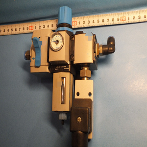 Plc Frm-m1-g1/4 &amp;   Manomètre <span class=keywords><strong>Hea</strong></span>-m1-g1/8 Lfr-m1-g1/8-e1wbr0rg Pev-1/4-b-od pour produit sous garantie - Product Image 1