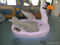 Tube de bain gonflable clignotant à LED Oie blanche Canard jaune Hamac à eau Fun Flamingo Piscine Installations de divertissement aquatique