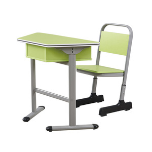 Conjunto de escritorio y silla escolar National Industry School KD08 con estructura metálica verde para uso en el aula - Product Image 1