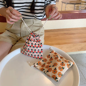 Petit sac en tissu mignon de poche à cordon de style explosion d'usine pour sac de rangement de maquillage d'écolière - Product Image 3