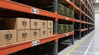 Système d'étagères mezzanine en acier industriel à 5 couches Supports résistants et durables protégés contre la corrosion pour le stockage en entrepôt préfabriqué