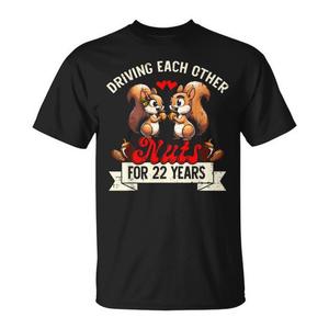 Camiseta para parejas por el 22.º aniversario de boda, que se han enamorado el uno del otro durante 22 años - Product Image 1