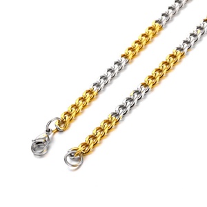 Chaîne cubaine en acier inoxydable plaqué or 18 carats au design unique - Product Image 3