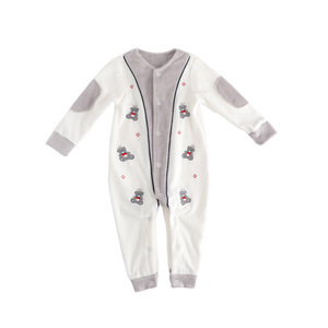 Nuovo arrivo abbigliamento per neonati in velluto di cotone body <span class=keywords><strong>tutina</strong></span> <span class=keywords><strong>tutina</strong></span> per bambino orso ricamato <span class=keywords><strong>tutina</strong></span> per bambini da 0 a 1 anno - Product Image 1