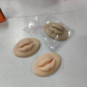 Peau d'entraînement en silicone 3D à bouche ouverte pour maquillage semi-permanent, tatouage, microblading des lèvres (PMU) - Product Image 4