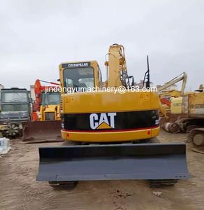 Équipement de construction de grande taille Caterpillar d'origine, excavatrice sur chenilles d'occasion Caterpillar CAT313C, Cat313C - Product Image 2