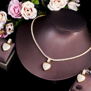 Conjunto de Joias Brilhantes com Zircônia Cúbica Banhado a Ouro Brasileiro com Pingente de Coração e Brincos para Mulheres Moda Festa de Casamento - Product Image 6