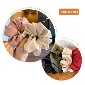 Tùy Chỉnh Quá Khổ Màu Đen Satin Thiết Kế Tóc Scrunchies Thương Hiệu Nổi Tiếng Tóc Quan Hệ Bao Bì Bộ Phụ Nữ Tóc Đàn Hồi Ban Nhạc Cho Phụ Nữ - Product Image 2