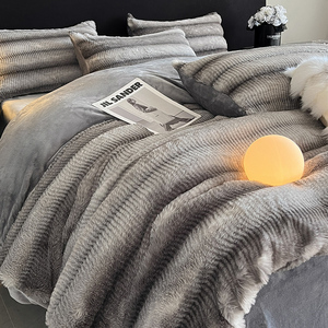 Lujo Faux Rabbit Fur Stripe Fleece 4PCS Juego de ropa de <span class=keywords><strong>cama</strong></span> Juego de funda de edredón cálido Funda de edredón Juego de sábanas planas para invierno - Product Image 2
