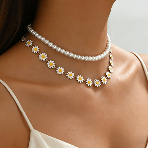Collar Doble de Moda con Pequeñas Margaritas y Perlas Lisas, Cadena de Clavícula de Dos Capas, Accesorio Diario Lindo y Dulce para Adolescentes - Product Image 6