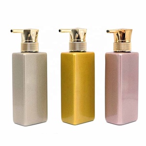 Botella <span class=keywords><strong>de</strong></span> Plástico PET <span class=keywords><strong>de</strong></span> Lujo <span class=keywords><strong>con</strong></span> Bomba y Logotipo Personalizado para Champú, <span class=keywords><strong>Gel</strong></span> <span class=keywords><strong>de</strong></span> <span class=keywords><strong>Ducha</strong></span> y Jabón Corporal <span class=keywords><strong>de</strong></span> 500 ml - Product Image 3