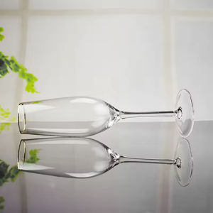 Copa de Champán de Cristal Clásica y Elegante, Forma de Tulipán, para Brindis de Boda y Catering - Product Image 4