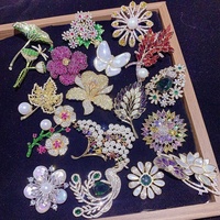 Broche en cristal autrichien de qualité Aaa à motif floral et thème botanique, pour la décoration de hijabs, foulards et robes, et broches animales en cristal, en gros