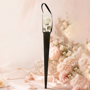 Boîte Cadeau Portable pour <span class=keywords><strong>Rose</strong></span> Unique avec Fenêtre Transparente en PVC, Boîte Conique en Papier avec Poignée pour Présent Floral de la Saint-Valentin - Product Image 1
