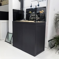 Concept de design innovant, grand aquarium sur pied avec cloison, mode de fonctionnement silencieux, grand aquarium