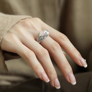 Nuevo Anillo Abierto de Estilo Étnico con Diseño Personalizado de Loto de la Buena Suerte Retro para el Dedo Índice de Mujer - Product Image 2