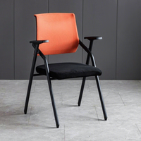 Chaise de formation et de réunion pliable en maille avec tablette d'écriture, accoudoirs rotatifs et empilables, structure métallique pour bureaux et salles de conférence