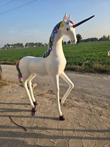 Escultura de unicornio de fibra de vidrio de la mejor calidad, estatua decorativa hecha a mano para jardín, hogar, hotel y parque temático, disponible para la venta. - Product Image 2