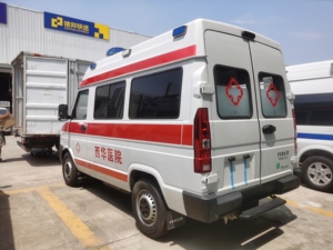 Ambulancia Diésel 4x2 China con Silla de Camilla, Luz Superior, Sirena, Silenciador, Varios Adornos, Vehículo Médicamente Equipado - Product Image 4