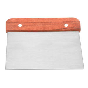 Grattoir à pâte en métal robuste, coupe-pâte, <span class=keywords><strong>hachoir</strong></span> à pâtisserie, grattoir à pâte en acier inoxydable avec manche en bois pour la cuisine, la pâtisserie, la cuisson au barbecue - Product Image 1