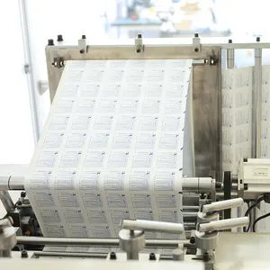 4 लेन हाई स्पीड सीई वेट टिश्यू वाइप्स सिंगल पीस कस्टम लोगो पैकेजिंग बनाने की मशीन
