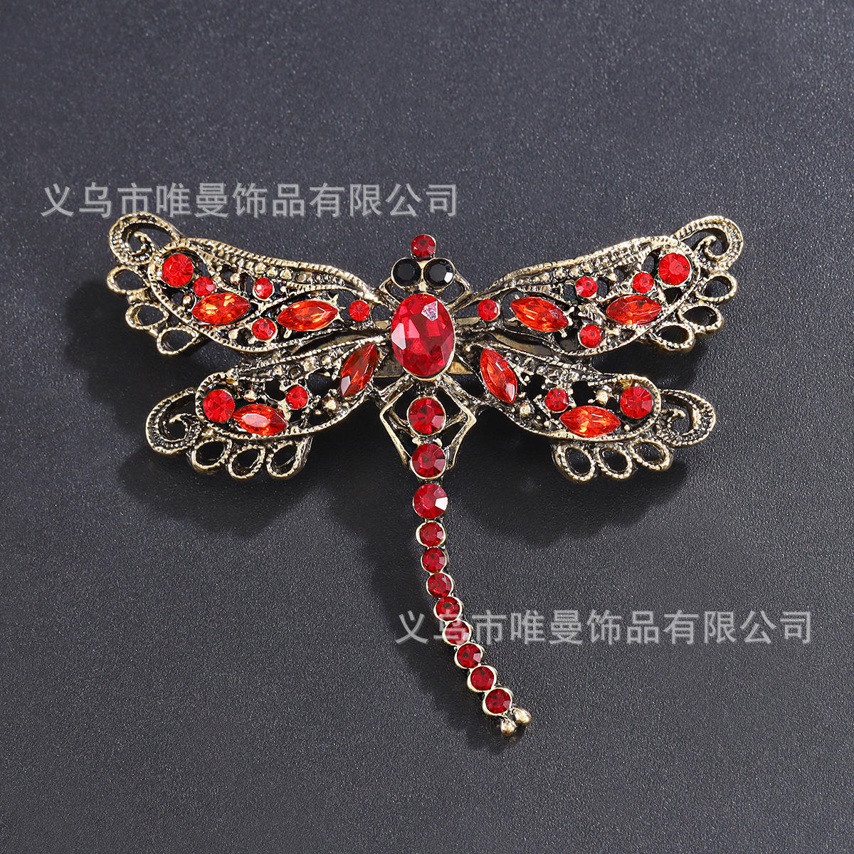 แมลงปอสีทองสีแดงโบราณ