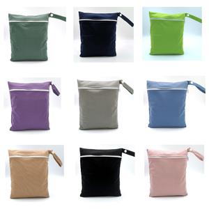 Sac à couches à poche unique avec film imperméable 20*25 cm, trousse de maquillage portable, sac de plage uni - Product Image 1