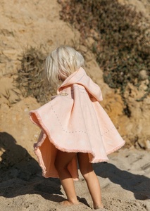 Venta al por mayor, 100% algodón, diseño personalizado, Impresión <span class=keywords><strong>de</strong></span> tela lisa, Terry Surf, Poncho con capucha, niños y adultos, <span class=keywords><strong>toalla</strong></span> <span class=keywords><strong>de</strong></span> <span class=keywords><strong>playa</strong></span> <span class=keywords><strong>redonda</strong></span> - Product Image 2