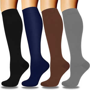 Chaussettes <span class=keywords><strong>de</strong></span> sport respirantes pour la randonnée, chaussettes <span class=keywords><strong>de</strong></span> compression, soutien <span class=keywords><strong>de</strong></span> la circulation pour la course à pied, la randonnée, les voyages - Utilisation hivernale, 4 paires, couleurs assorties - Product Image 3