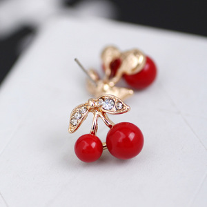 Boucles d'oreilles clous en cristal et diamant pour femmes, motif lapin cerise rouge mignon, bijoux tendance et élégants, cadeau pour filles - Product Image 3