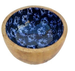 Tazón de madera esmaltado con diseño impreso, juego de tenedor y cuchara - Product Image 3