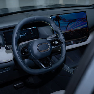 Prêt à l'exportation 2026 Lynk & Co 06 Plus Turbo <span class=keywords><strong>SUV</strong></span> Spécifications Globales Conduite à Gauche 5 Places Traction Avant Documents Complets Entrepôt Nansha - Product Image 2