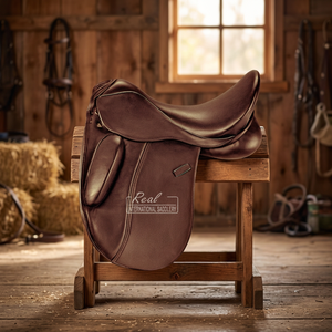 Selle de dressage de haute qualité en cuir de vachette fin, style anglais, confortable et durable avec siège artisanal doux - Product Image 2